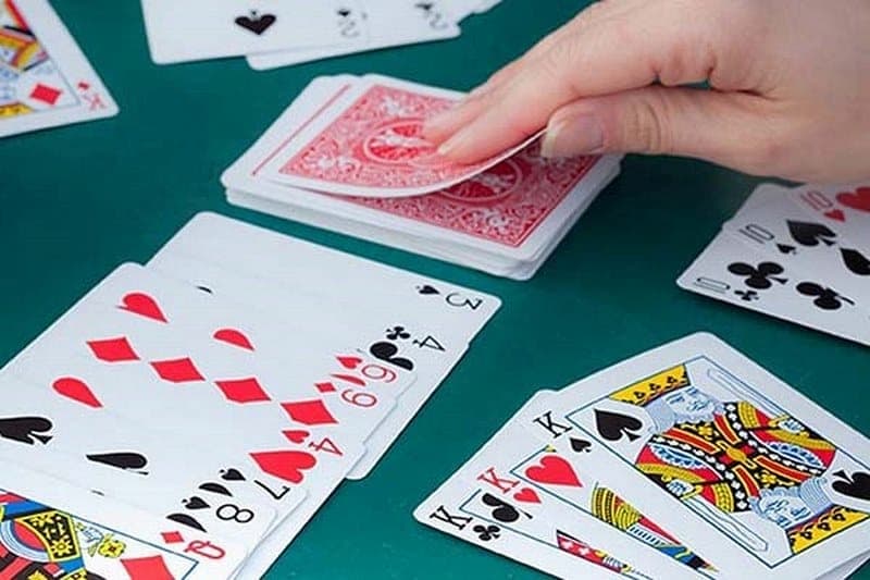Ghi nhớ chuẩn các quân bài đã đánh sẽ giúp bạn tăng 30% khả năng né đền